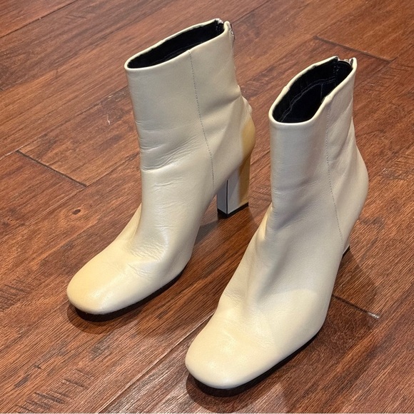 Size 8 in US (39) - Zara Cream 3 1/2in Ankle Booties Sleek Pull-On Design - Picture 1 of 15